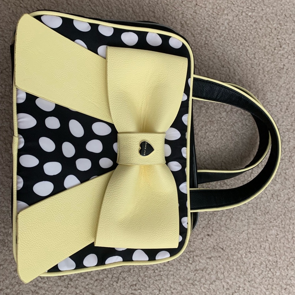 Betsey Johnson travel make up case
